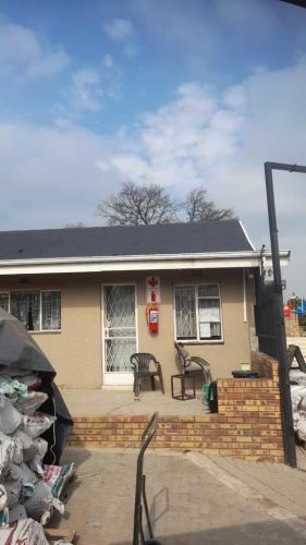 9999 Africa Paint and Building Renovations