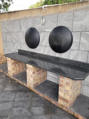 9999 Africa Paint and Building Renovations