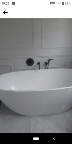 95-0104-Africa-Paint-and-Renovations