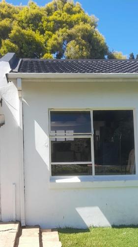 999 Africa Paint and Building Renovations